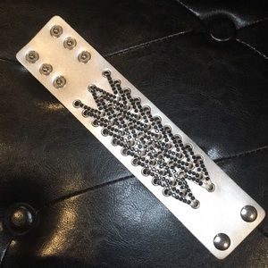 🚫Donated🚫Faux Leather SilverOnyx Rhinestone Cuff